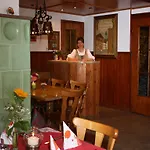 Schweizerhof Konukevi Titisee-Neustadt