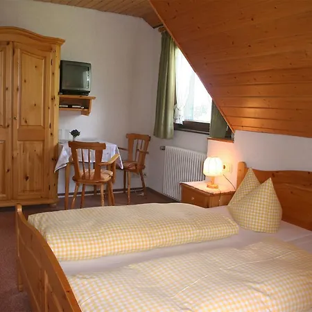 Konukevi Schweizerhof 3*